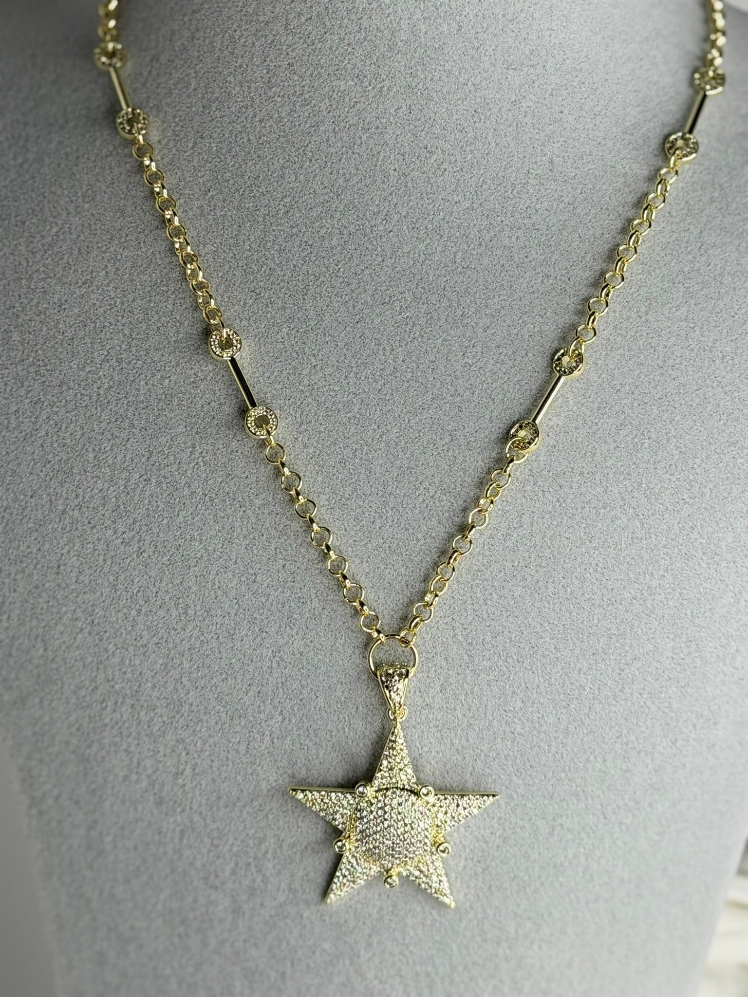 luxe-star-tasli-kolye-4-4343-1.jpeg Luxe Star Taşlı Kolye - Görsel 1