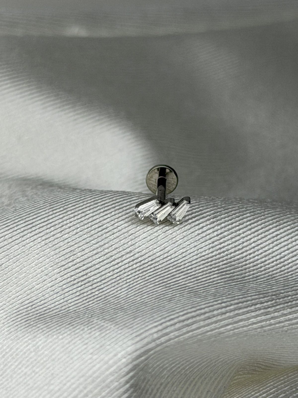 Minimal Baget Shine Titanyum Piercing - Görsel 2